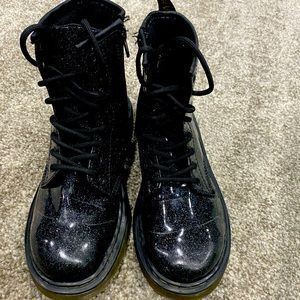 Dr Martens girls boots sz US3